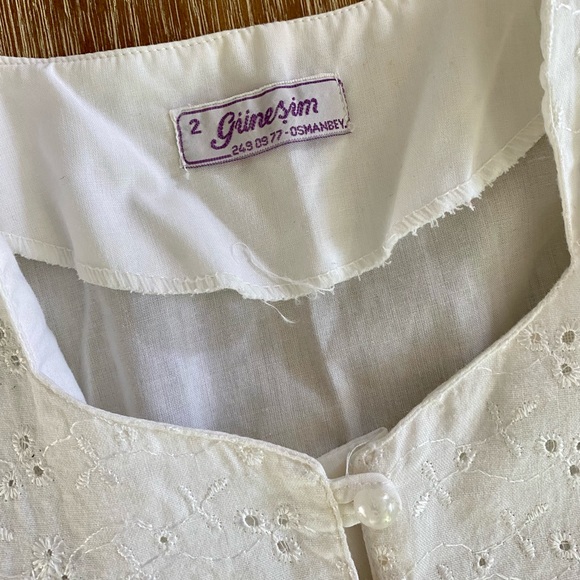 Vintage White Eyelet Button Front Blouse - Picture 4 of 10